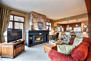 Отель Laltitude Tremblant Sunstar Мон-Трамблан Экстерьер фото