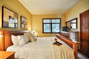 Отель Laltitude Tremblant Sunstar Мон-Трамблан Экстерьер фото
